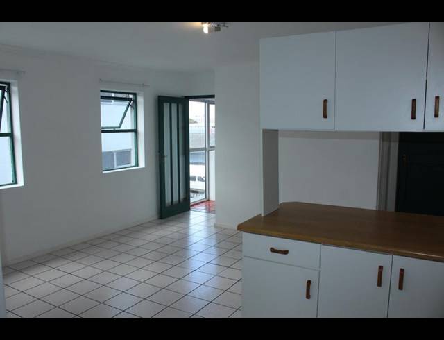 2 BEDROOM PROPERTY TO RENT IN OOSTERSEE